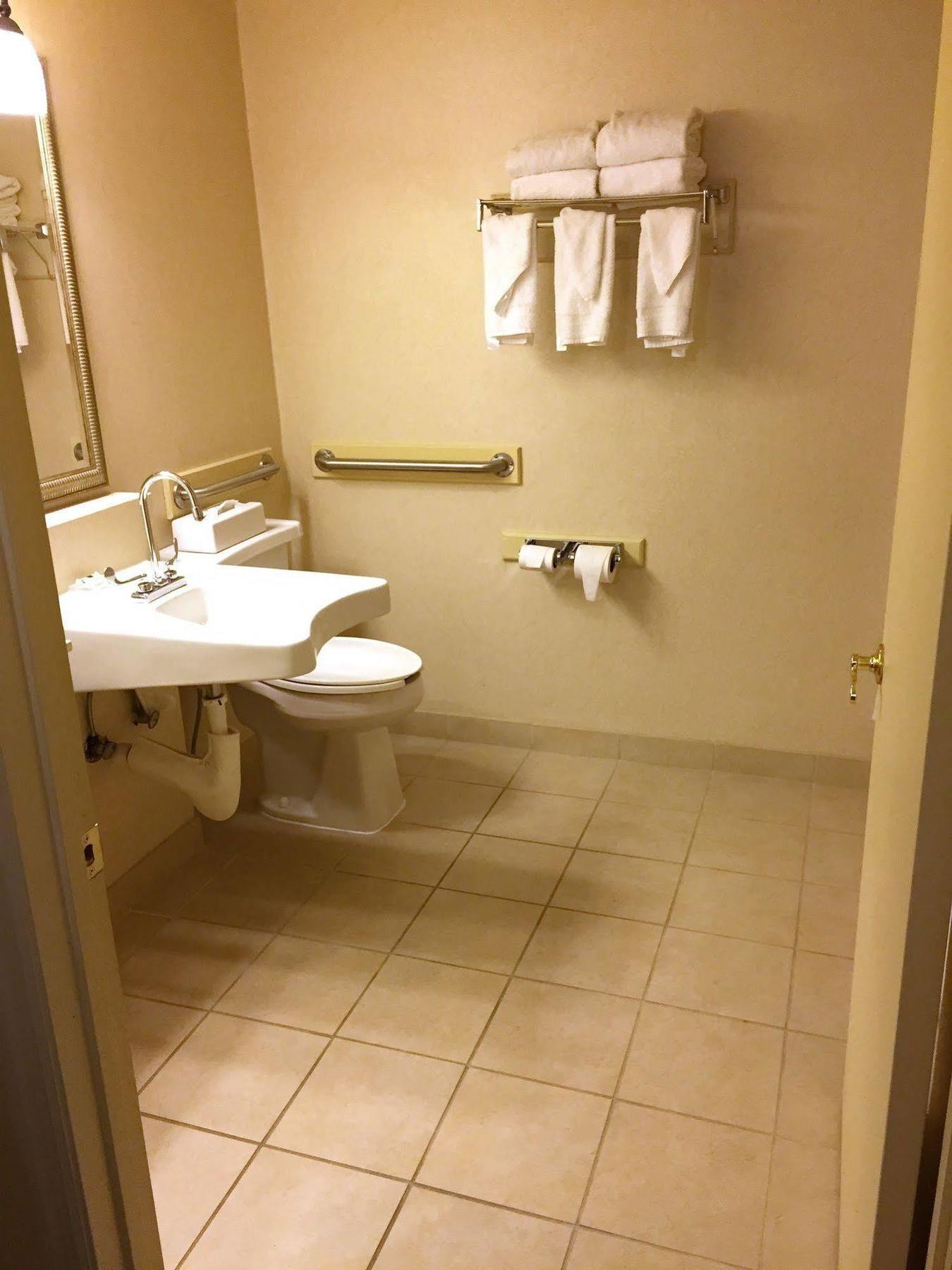 Country & By Radisson, Downtown Hotel 3*